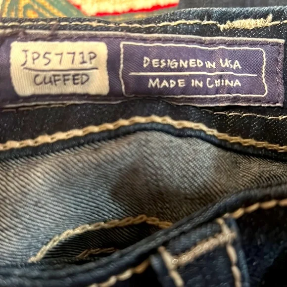 MISS ME⭐️LIKE NEW⭐️Cropped CROSS JEANS👖with Bling Size 29 Dark Wash JP5771P💙 - Picture 4 of 13